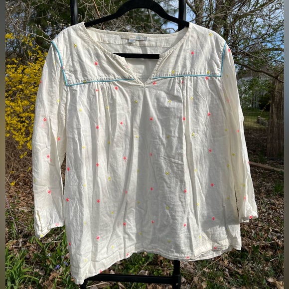 Boden Tops - Cute Tunic with embroidery details